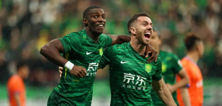澳超半场：科斯格罗夫梅开二度，奥克兰FC2-1惠灵顿凤凰